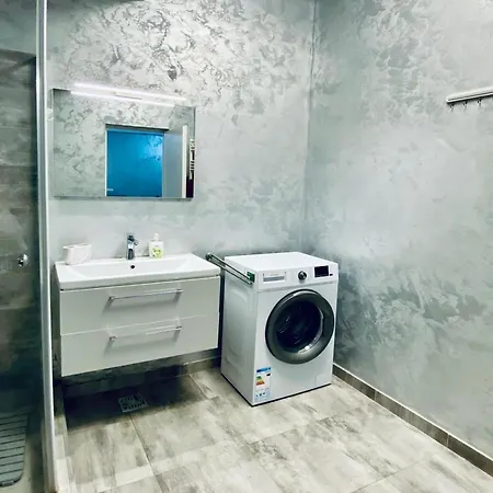 Hello Sunshine Apartment *